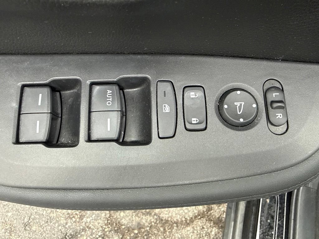 Used 2023 Honda HR-V LX image 17