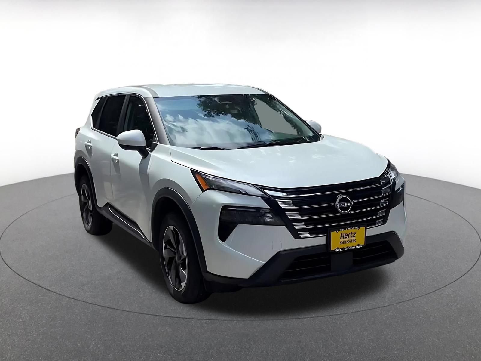 Used 2025 Nissan Rogue SV AWD/4WD image 3