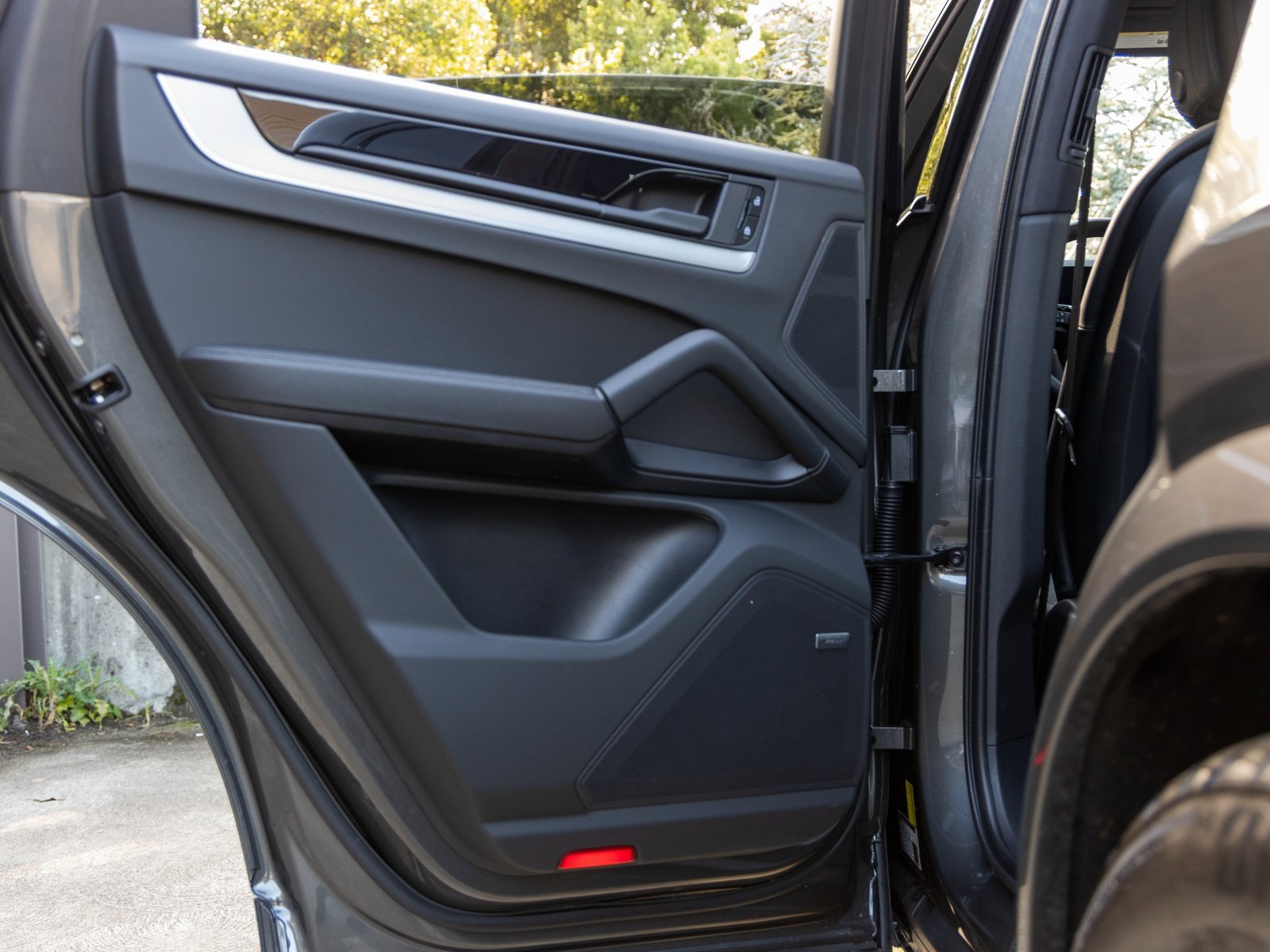 Certified 2025 Porsche Cayenne Coupe image 42