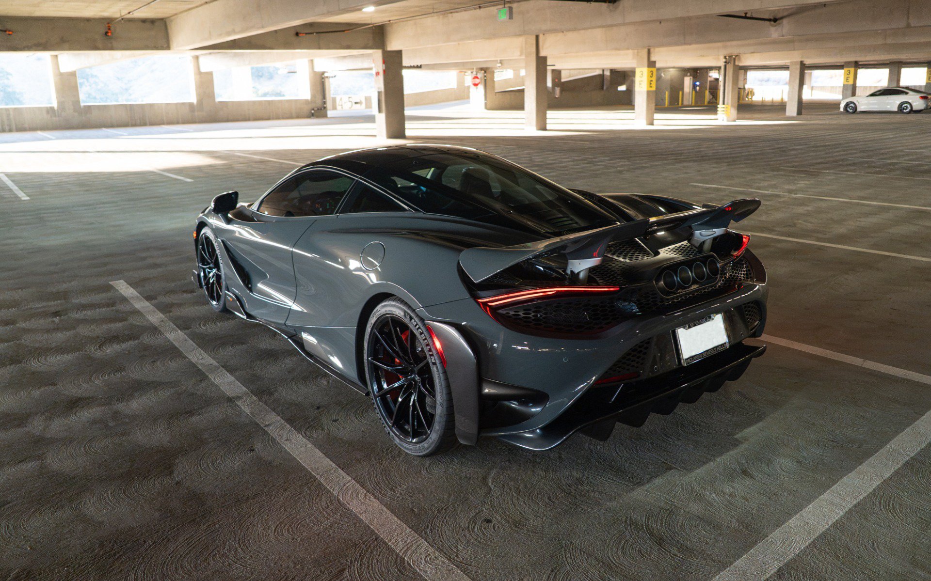 Used 2021 McLaren 765LT RWD image 6