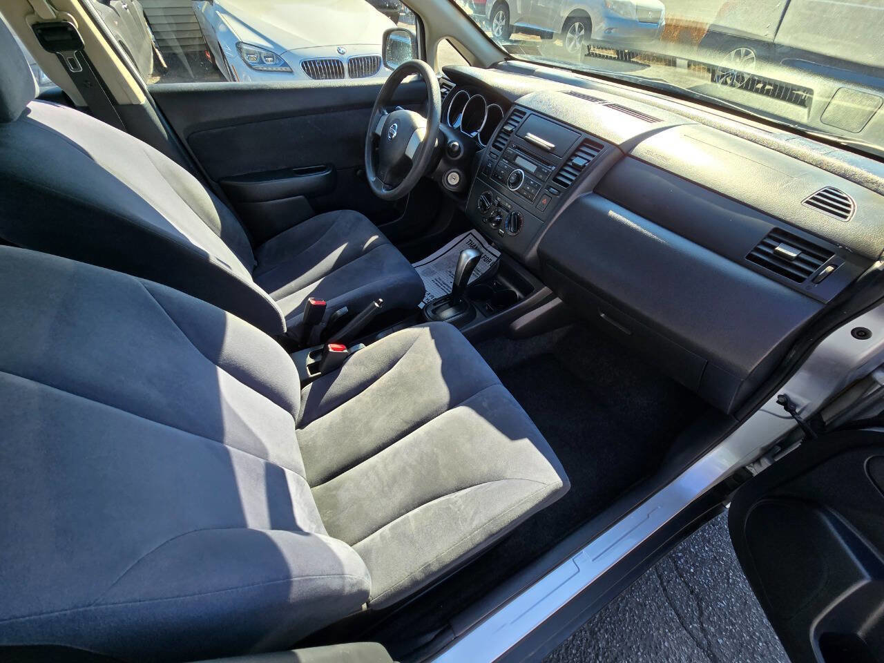 Used 2009 Nissan Versa Sedan image 25