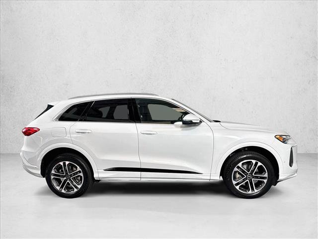 Used 2025 Audi Q5 Premium w/ Convenience Package AWD/4WD image 4