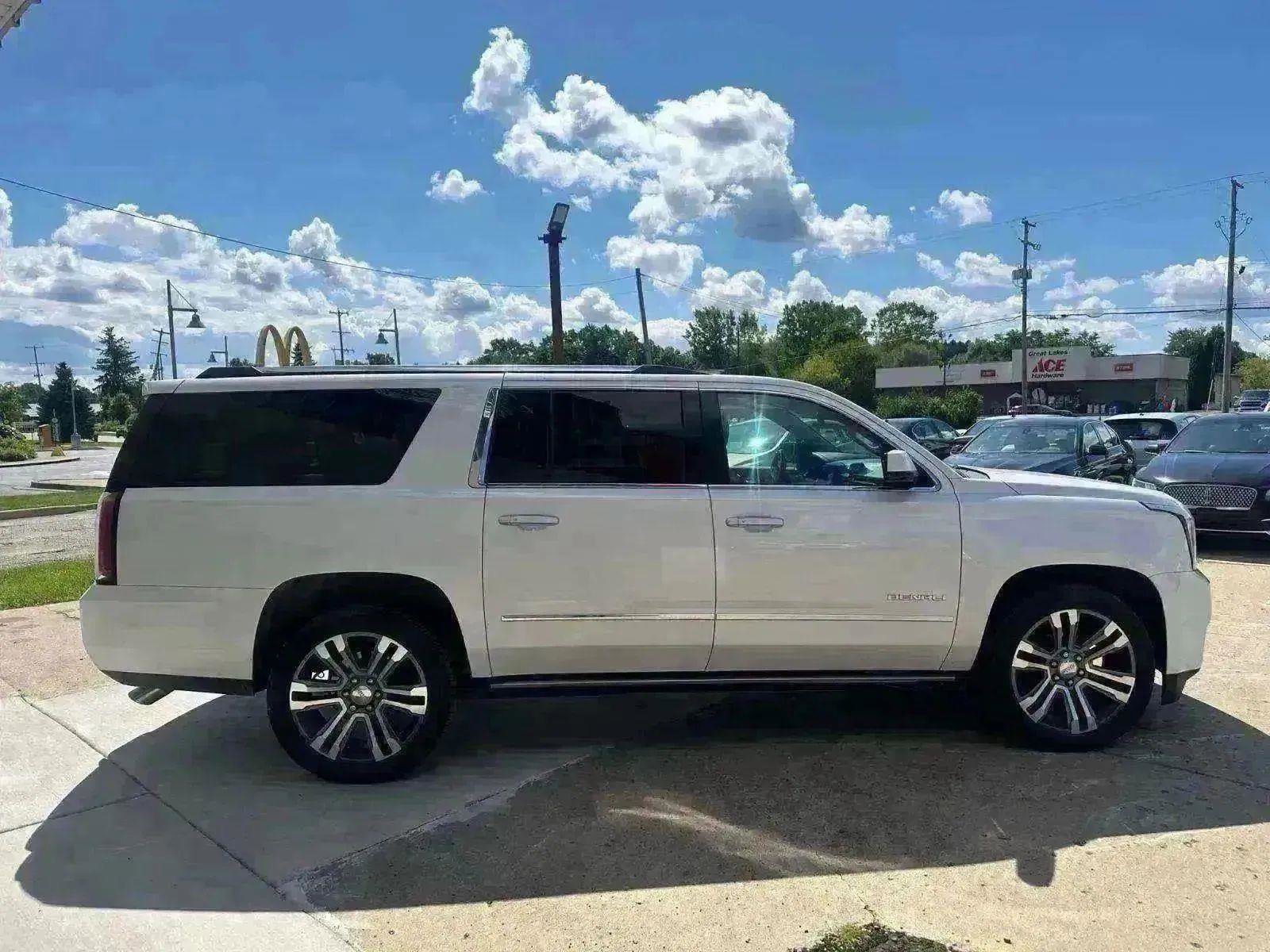 Used 2018 GMC Yukon XL Denali w/ Denali Ultimate Package image 7