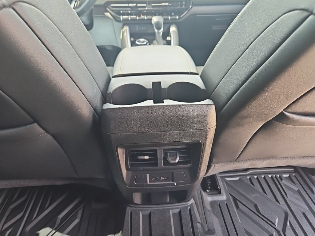 Used 2025 Chevrolet Colorado ZR2 w/ Technology Package AWD/4WD image 30