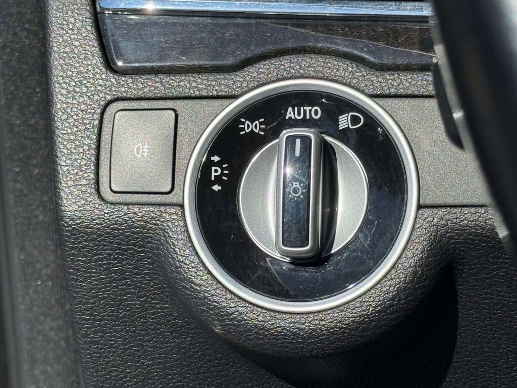 Used 2012 Mercedes-Benz E 350 Cabriolet image 25