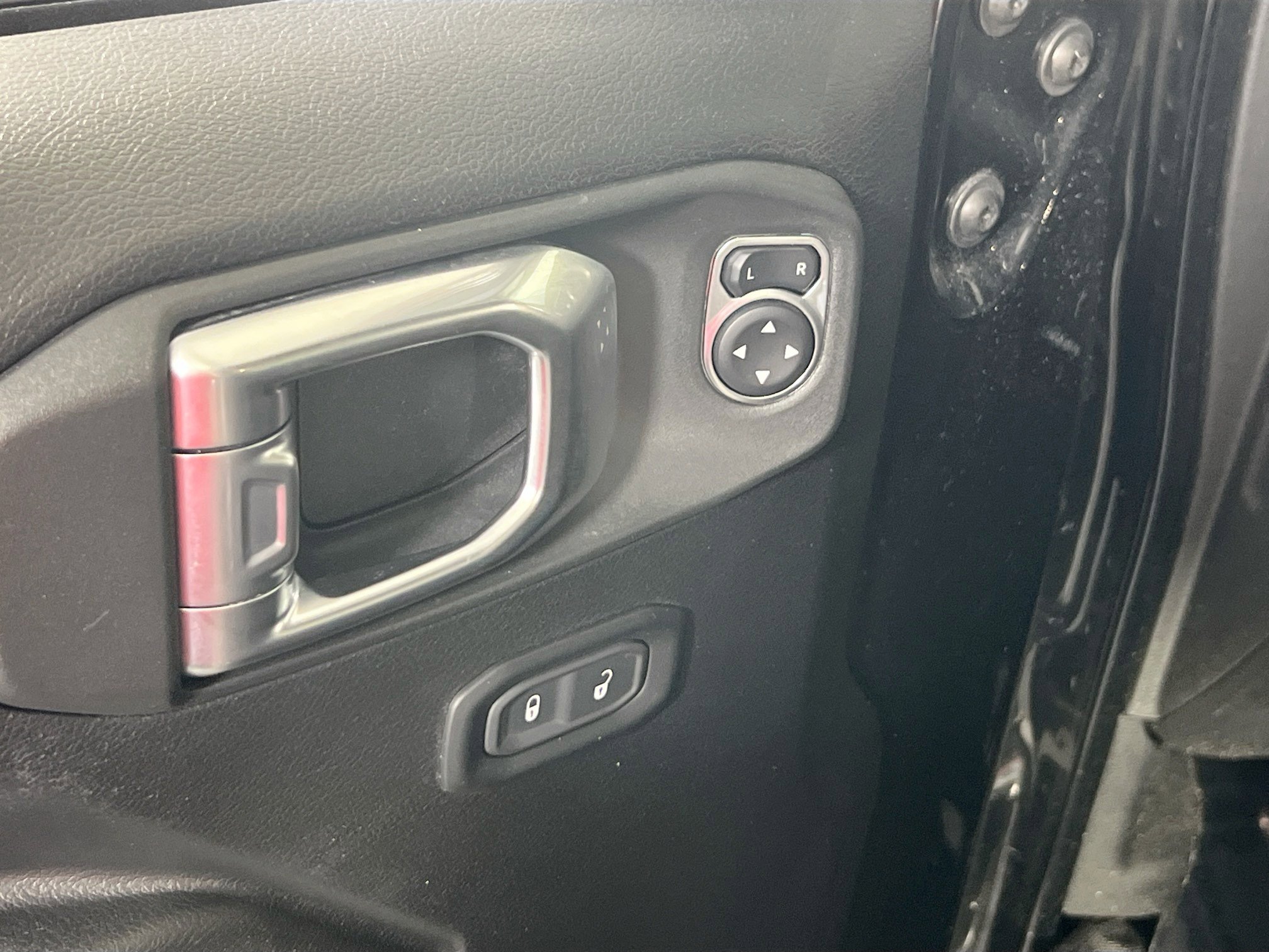 Used 2022 Jeep Gladiator Willys image 18