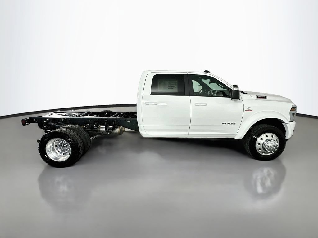 New 2026 RAM 4500 4x4 Crew Cab DRW w/ Laramie Trim Package image 8