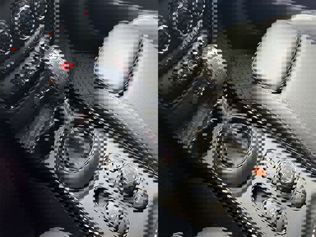 Used 2019 MINI Cooper Clubman S image 18