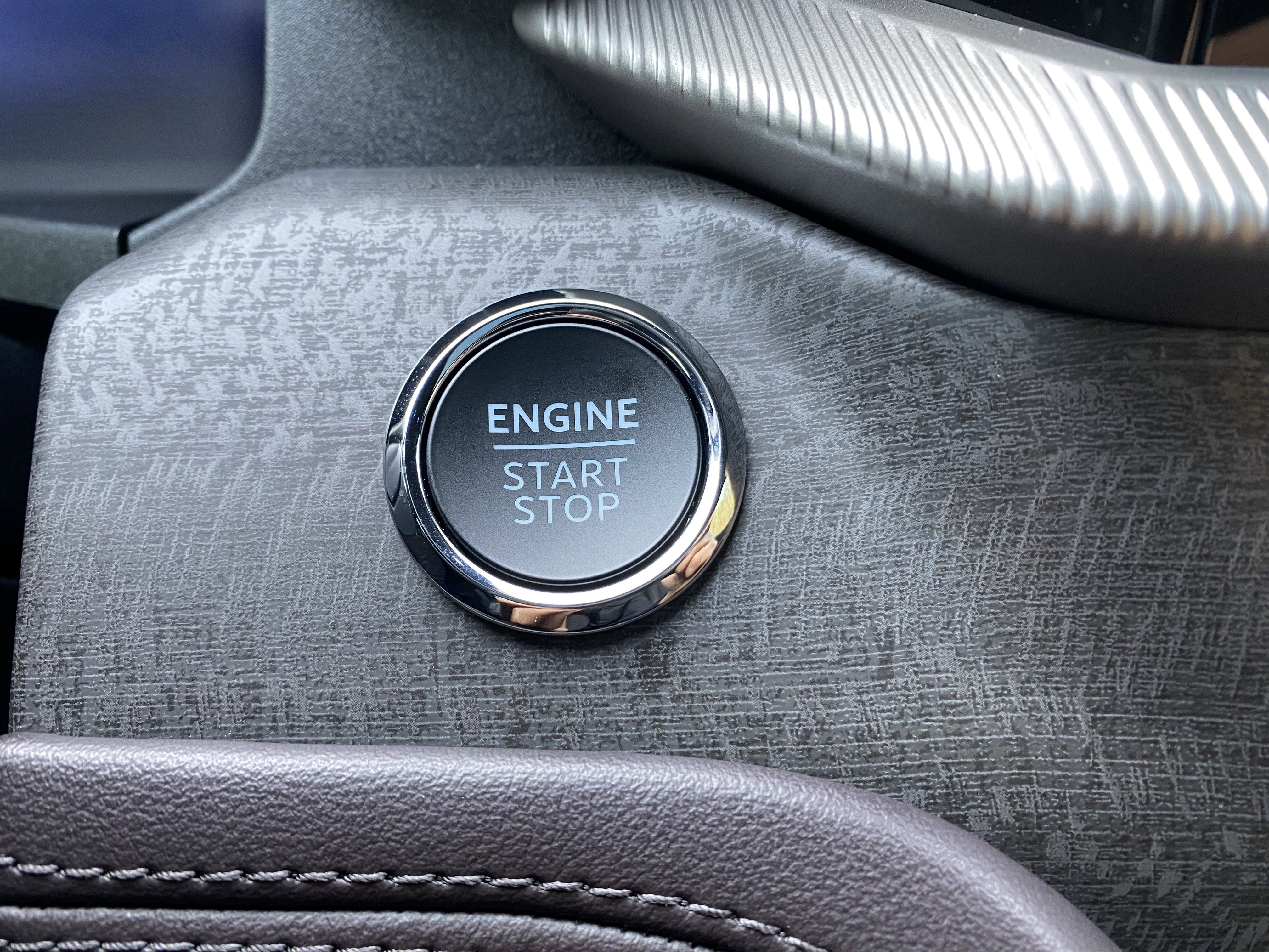 Used 2025 Ford Explorer Platinum image 28