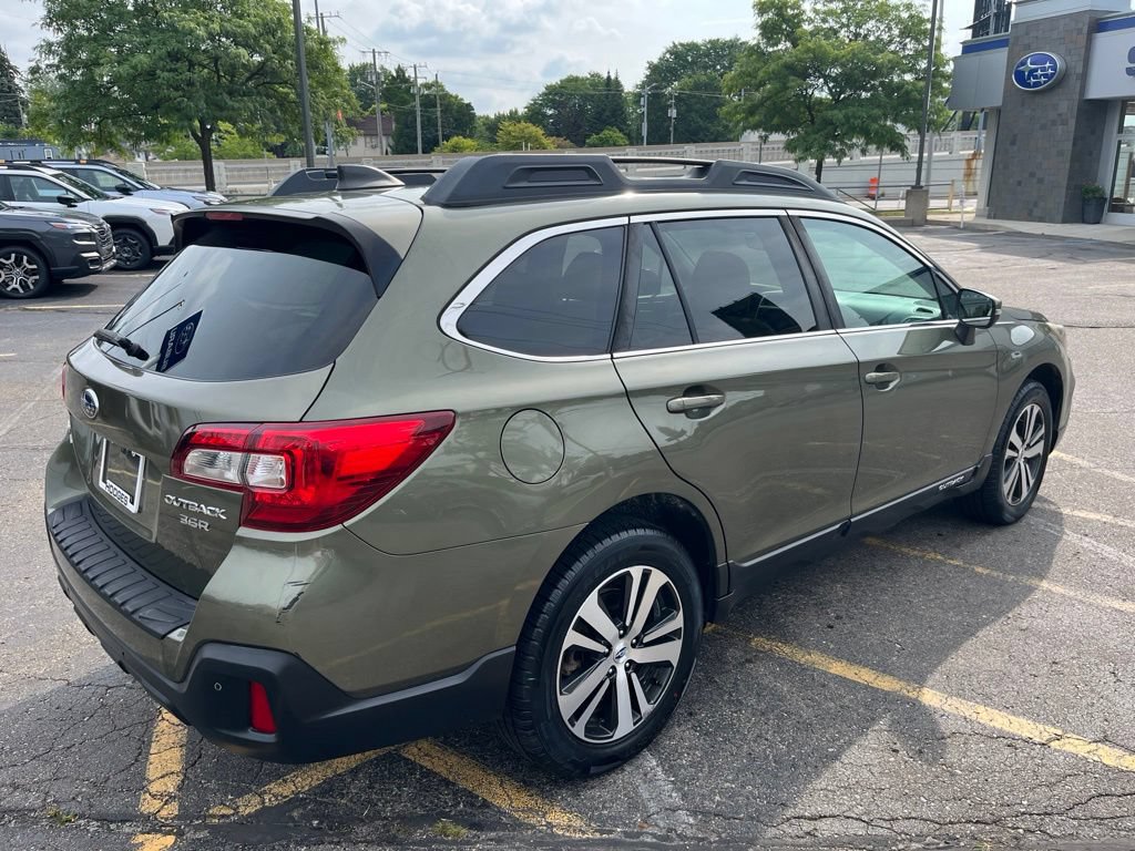Used 2018 Subaru Outback 3.6R Limited AWD/4WD image 6