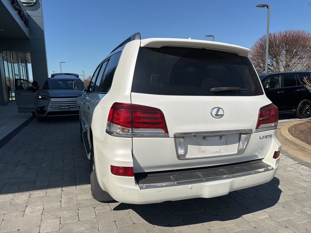 Used 2015 Lexus LX 570 4WD w/ Luxury Package image 13