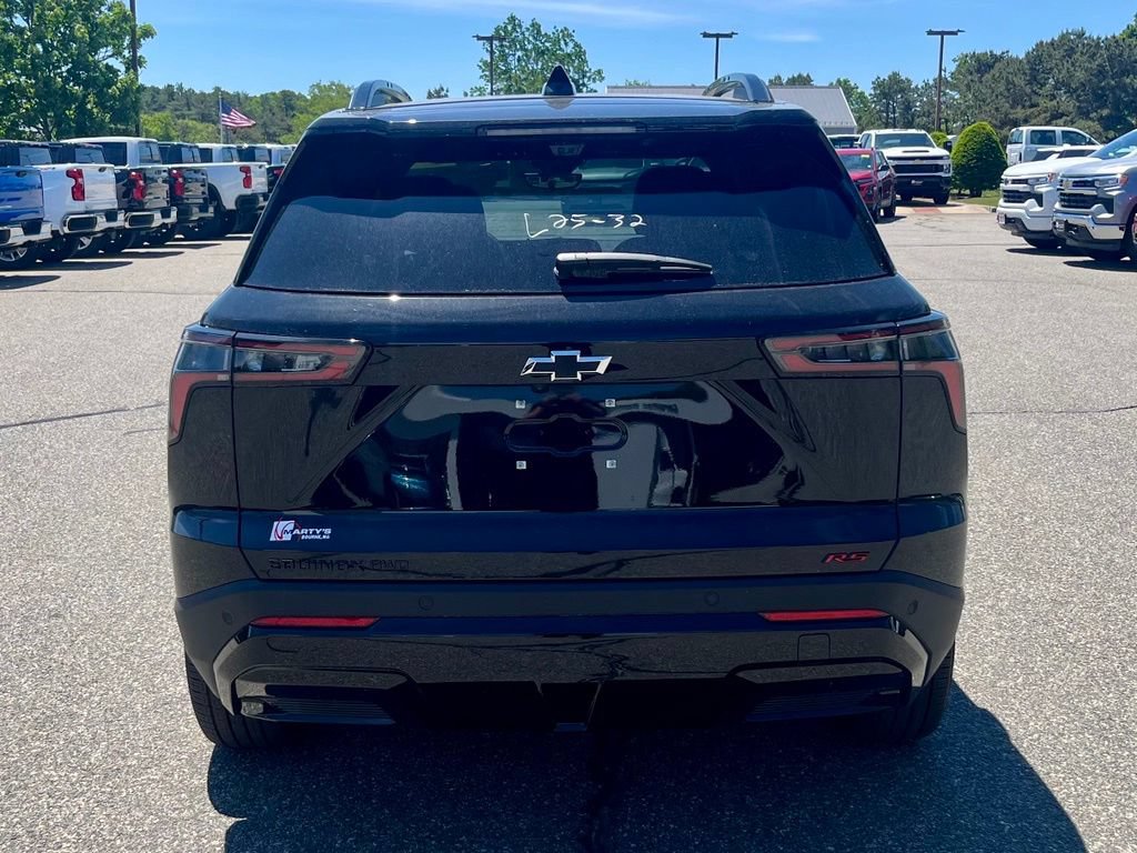 New 2026 Chevrolet Equinox RS w/ Convenience Package III AWD/4WD image 3