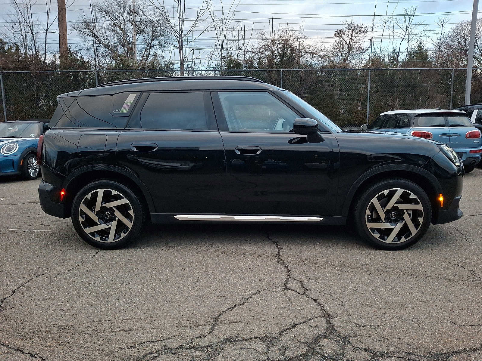 Used 2025 MINI Cooper Countryman S w/ Comfort Package Max image 7