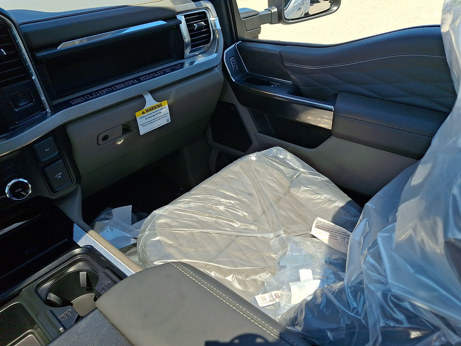 New 2026 Ford F350 Platinum w/ Platinum Plus Package AWD/4WD image 9