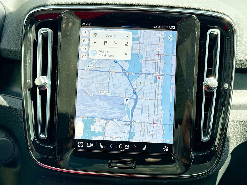 Used 2023 Volvo C40 P8 Recharge Plus image 14