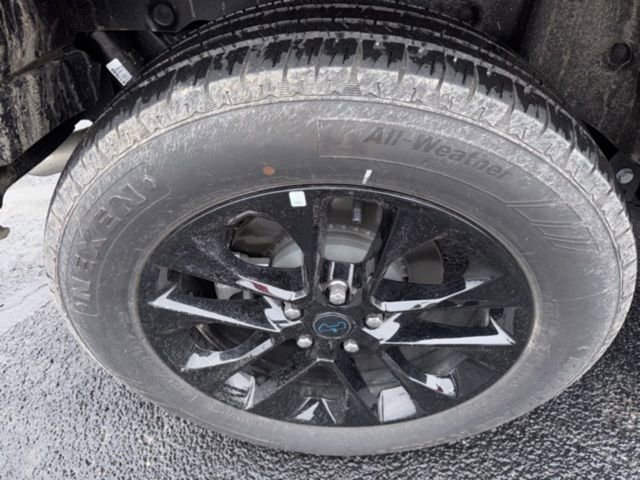 Used 2025 Jeep Wrangler Sahara 4xe image 14