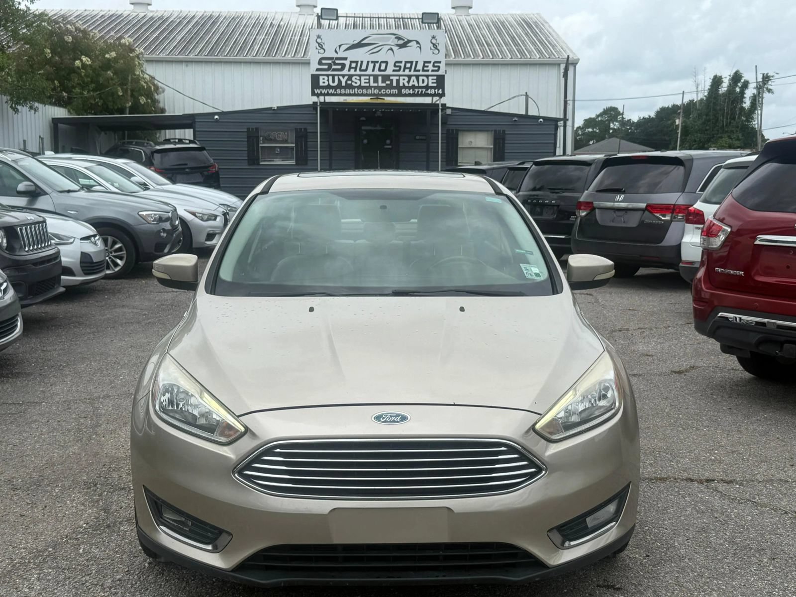 Used 2018 Ford Focus Titanium FWD image 3