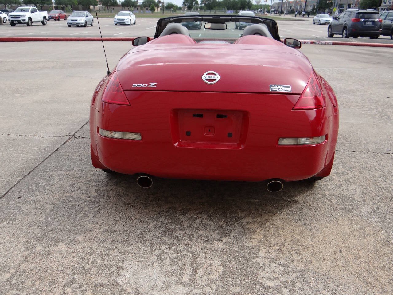 Used 2007 Nissan 350Z Touring RWD image 4