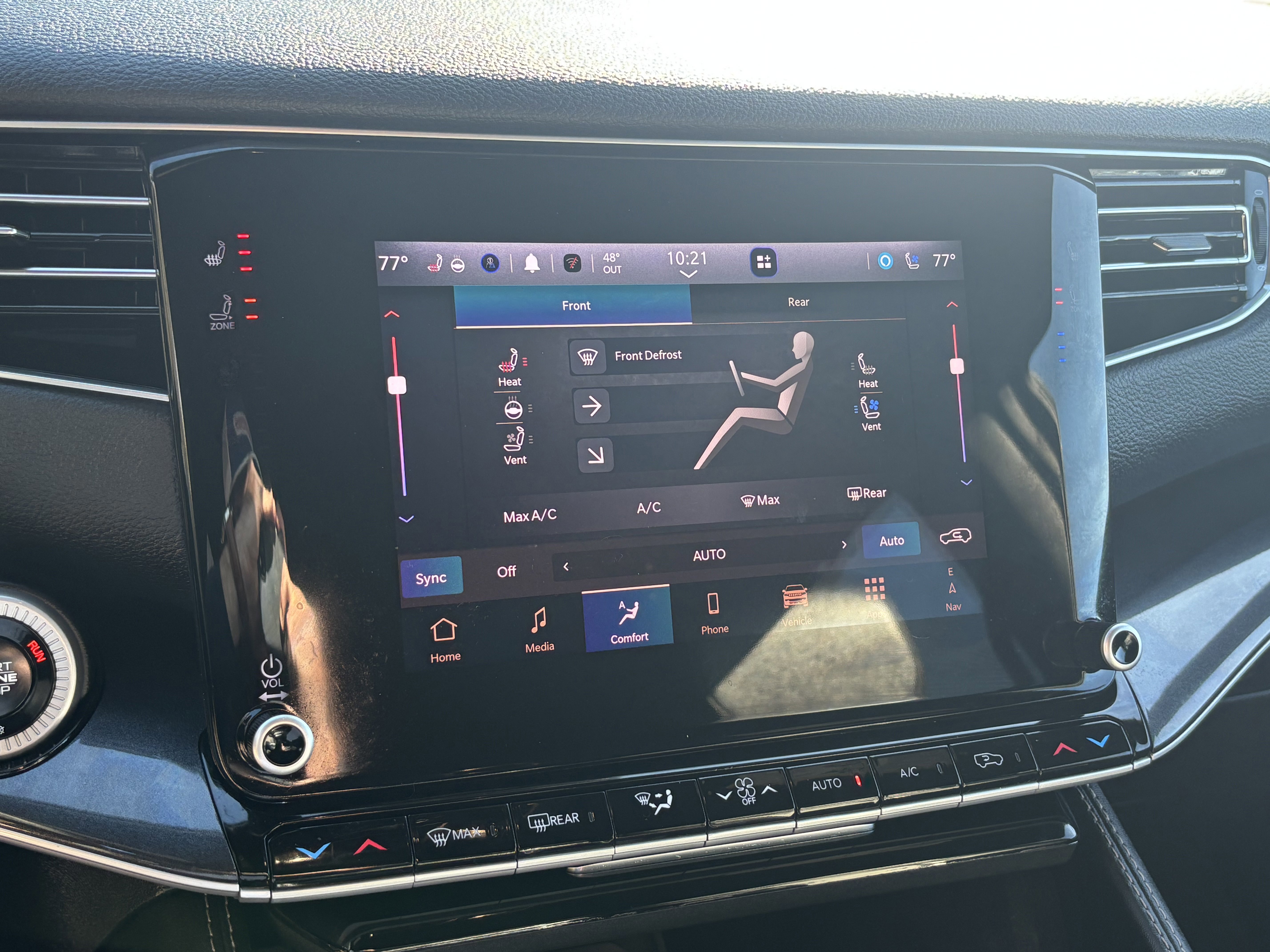 Used 2024 Jeep Wagoneer 4WD w/ Premium Group I image 13