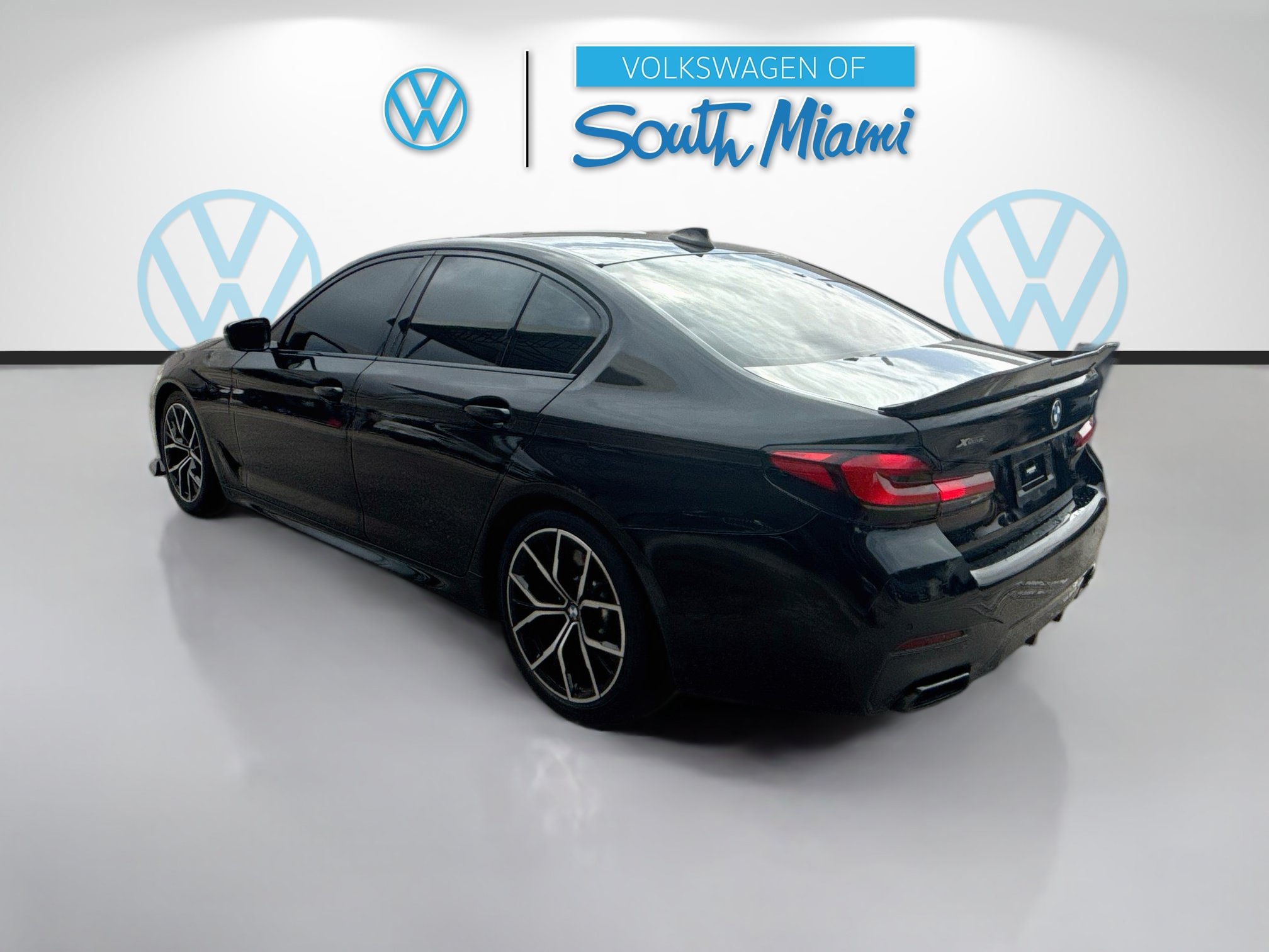 Used 2022 BMW M550i xDrive w/ Premium Package AWD/4WD image 5