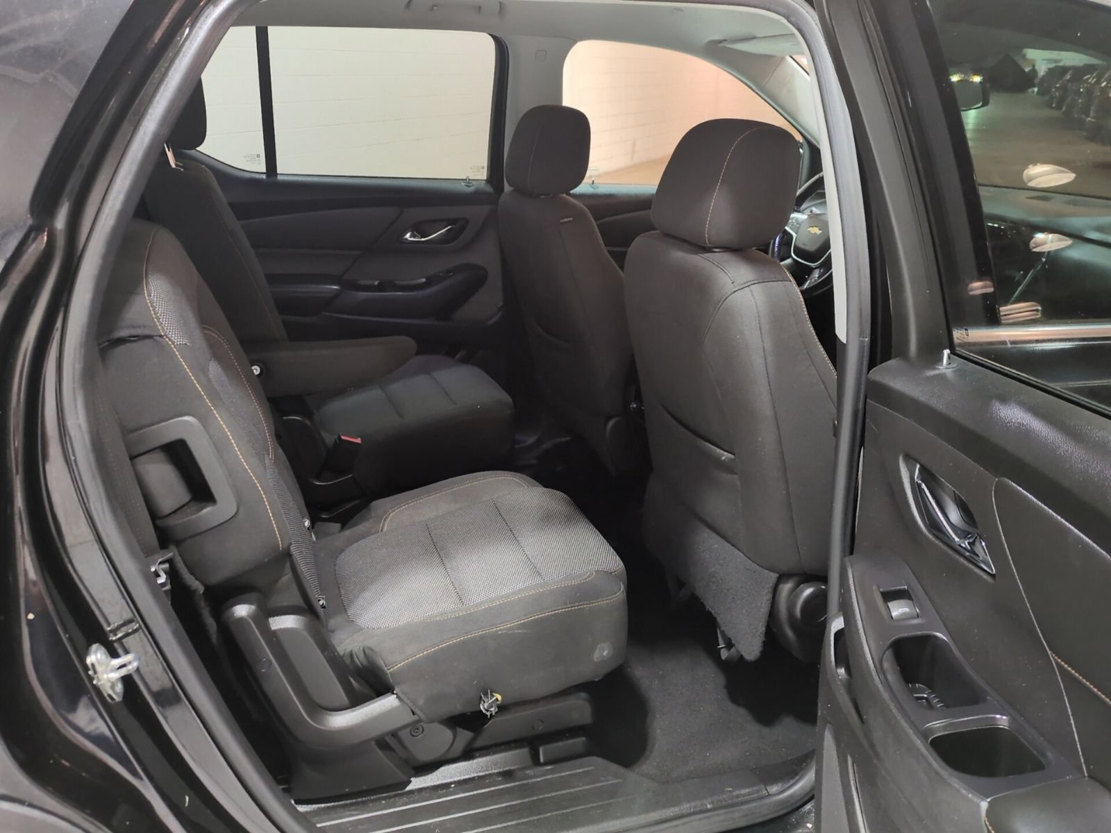 Used 2018 Chevrolet Traverse LT FWD image 11
