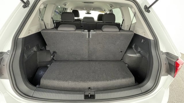 Used 2021 Volkswagen Tiguan SE R-Line image 44