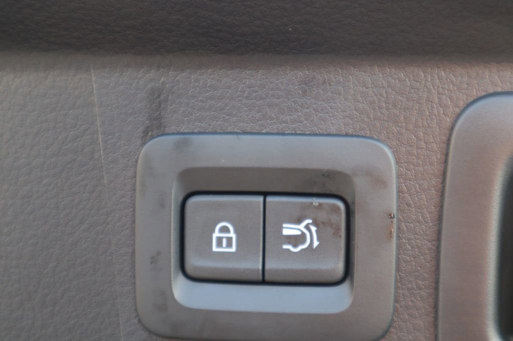 Used 2025 MAZDA CX-50 AWD 2.5 Hybrid w/ Premium Pkg image 31