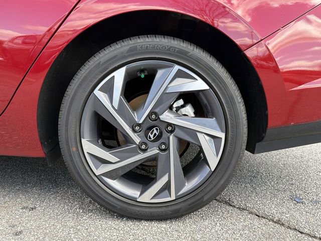 Certified 2025 Hyundai Elantra Sport image 19