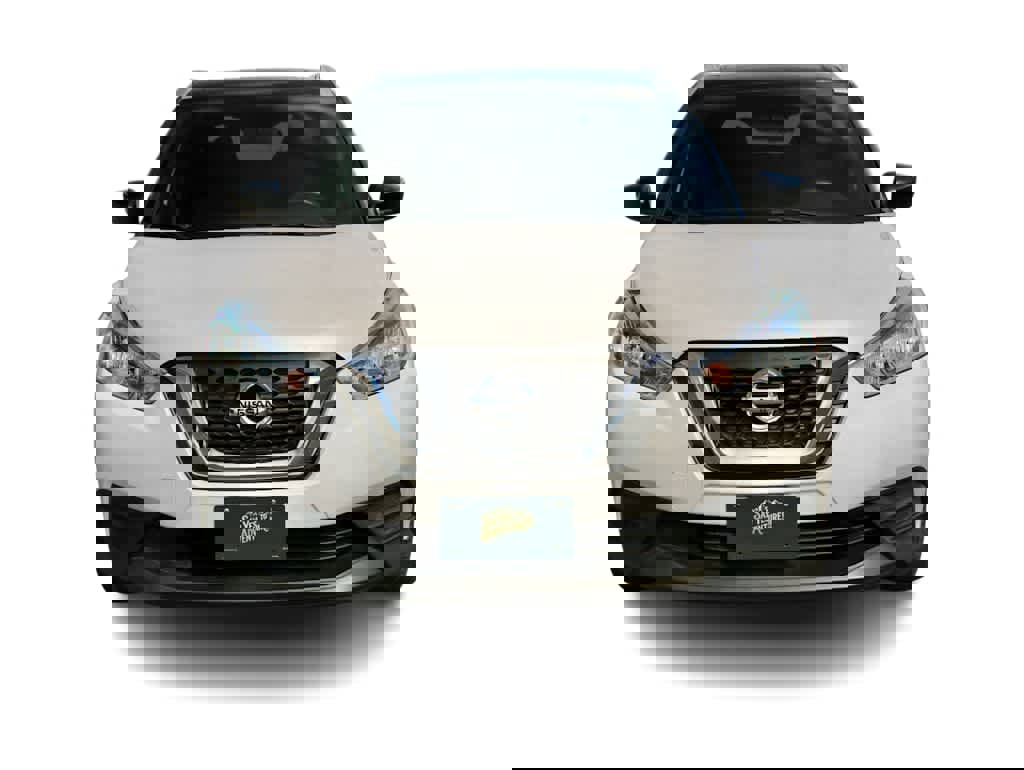 Used 2019 Nissan Kicks SV image 2