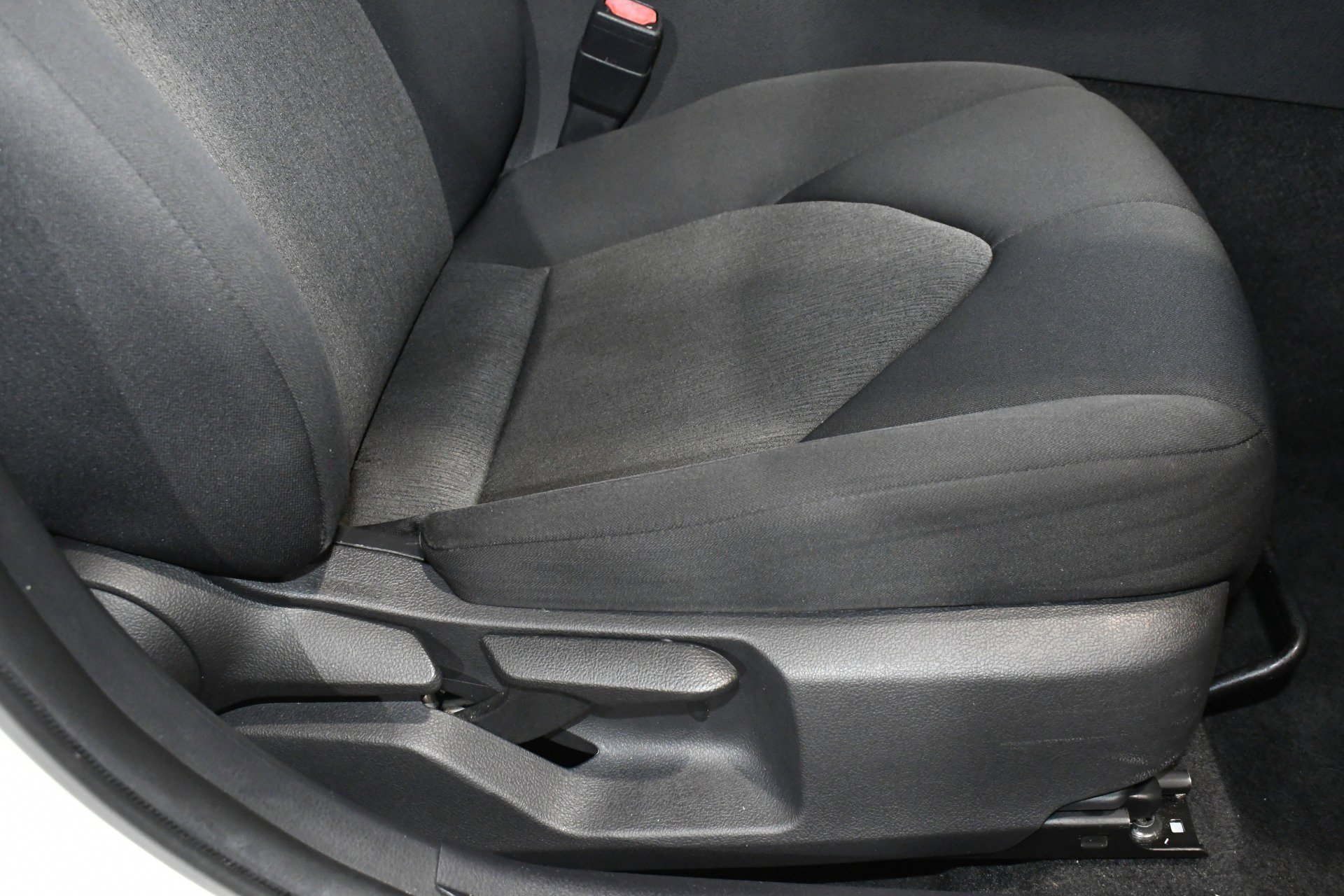 Used 2021 Toyota Camry LE image 14