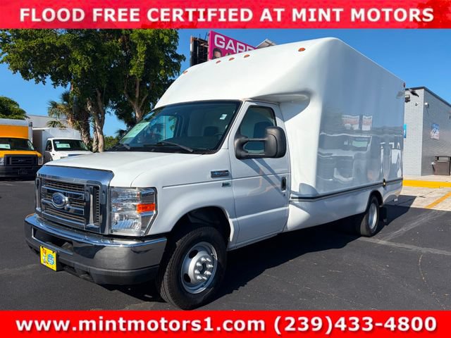 Used 2019 Ford E-350 and Econoline 350 Super Duty RWD image 3