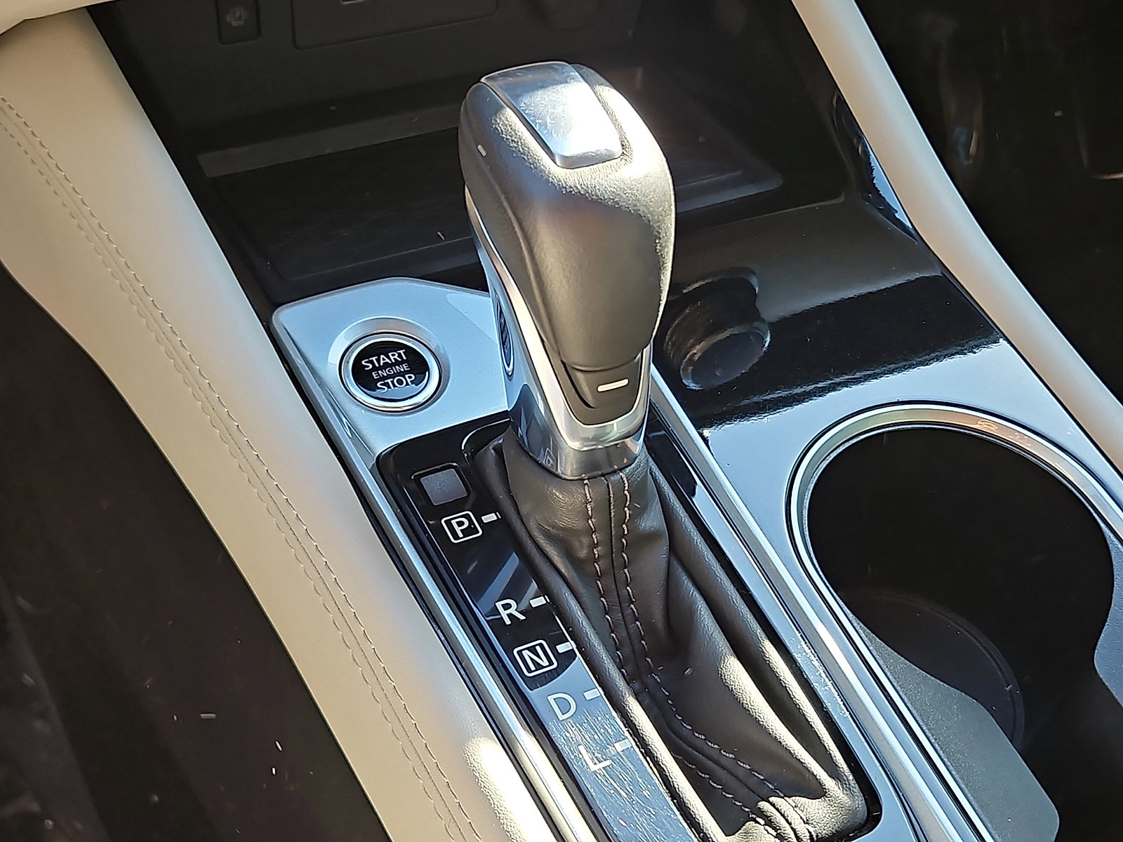 Certified 2023 Nissan Altima 2.5 SV w/ SV Premium Package FWD image 15