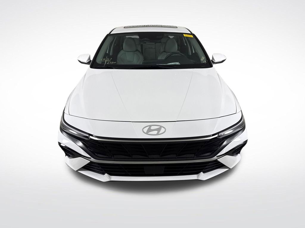 Used 2025 Hyundai Elantra Limited FWD image 11