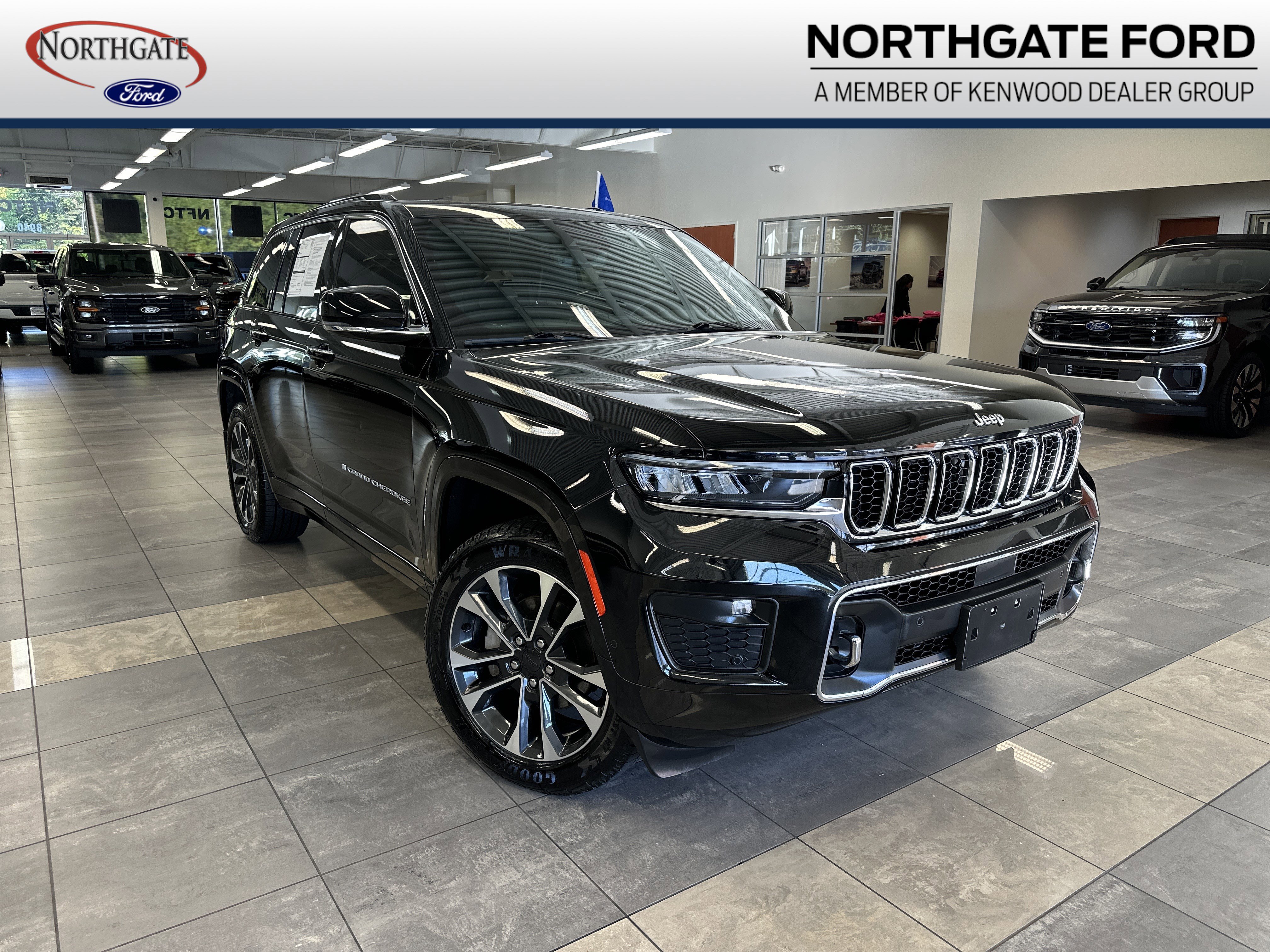 Used 2022 Jeep Grand Cherokee Overland w/ Luxury Tech Group IV