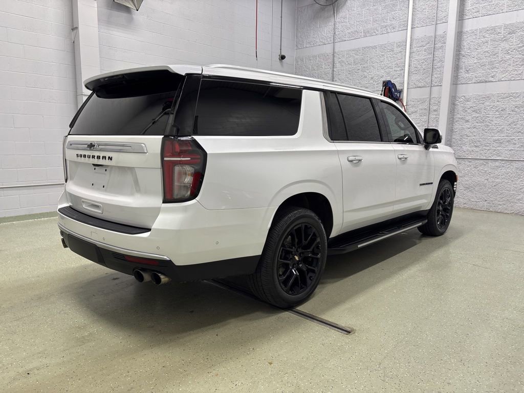 Used 2023 Chevrolet Suburban High Country w/ Advanced Technology Package image 3