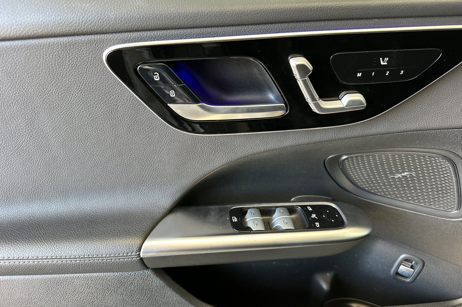 Used 2023 Mercedes-Benz C 300 Sedan image 11