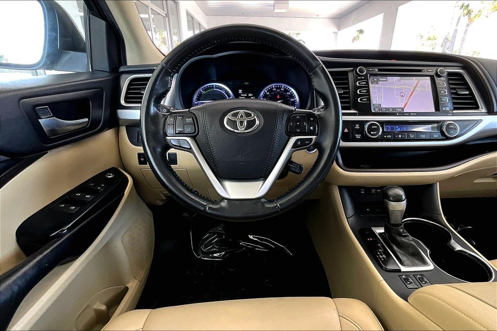 Used 2019 Toyota Highlander XLE AWD/4WD image 8