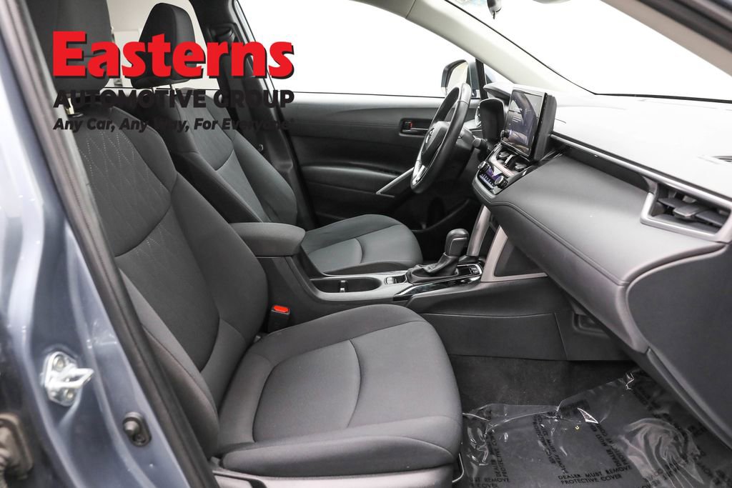 Used 2024 Toyota Corolla Cross LE image 23