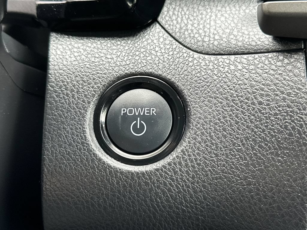 Used 2025 Toyota Camry SE FWD image 28