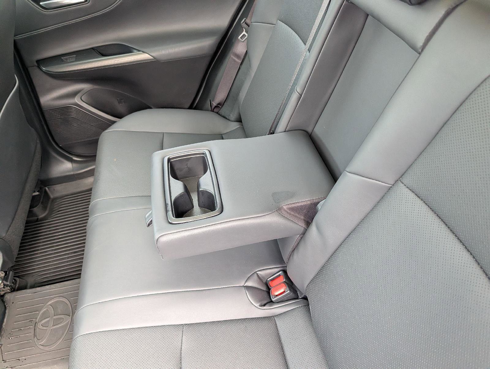 Used 2023 Toyota Venza Limited image 21