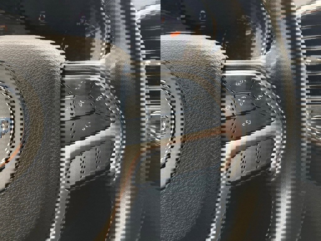 Used 2021 Jeep Grand Cherokee Laredo image 18