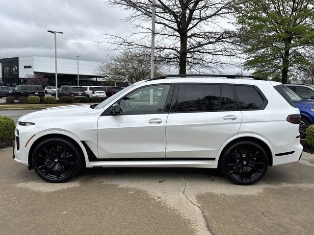 Certified 2026 BMW X7 M60i AWD/4WD image 2