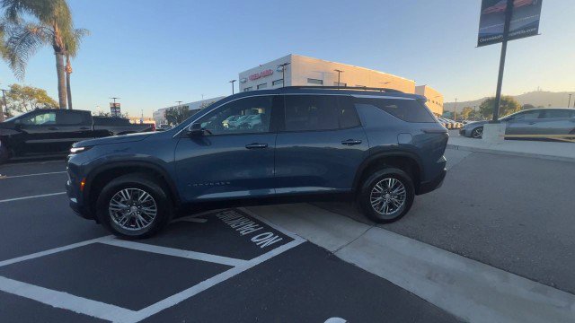 Used 2025 Chevrolet Traverse LT image 5