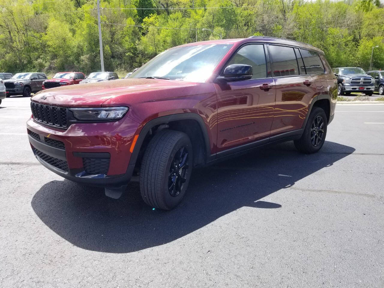 Certified 2024 Jeep Grand Cherokee L Altitude AWD/4WD image 3
