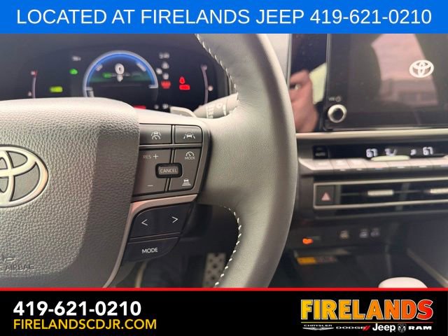 Used 2025 Toyota Camry SE FWD image 22