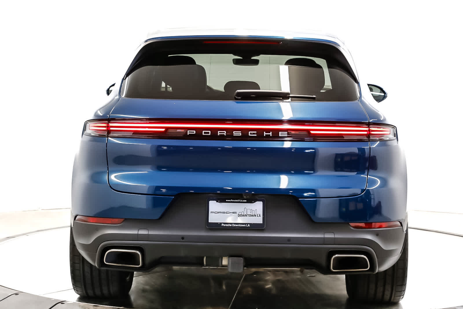 Certified 2024 Porsche Cayenne AWD/4WD image 10