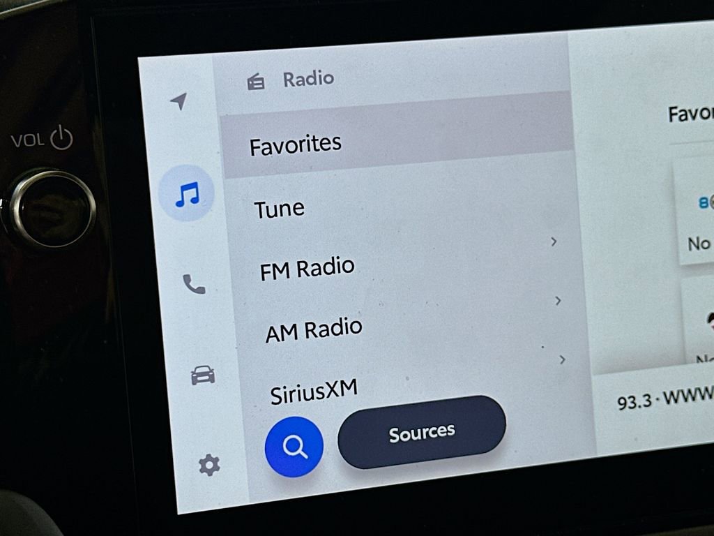 Used 2025 Toyota Camry XLE w/ Premium Package image 28