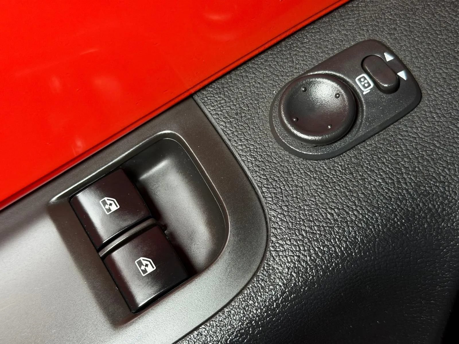Used 2011 Chevrolet Camaro SS RWD image 20