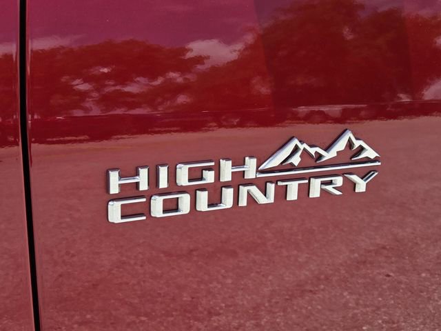 Used 2023 Chevrolet Traverse High Country FWD image 14