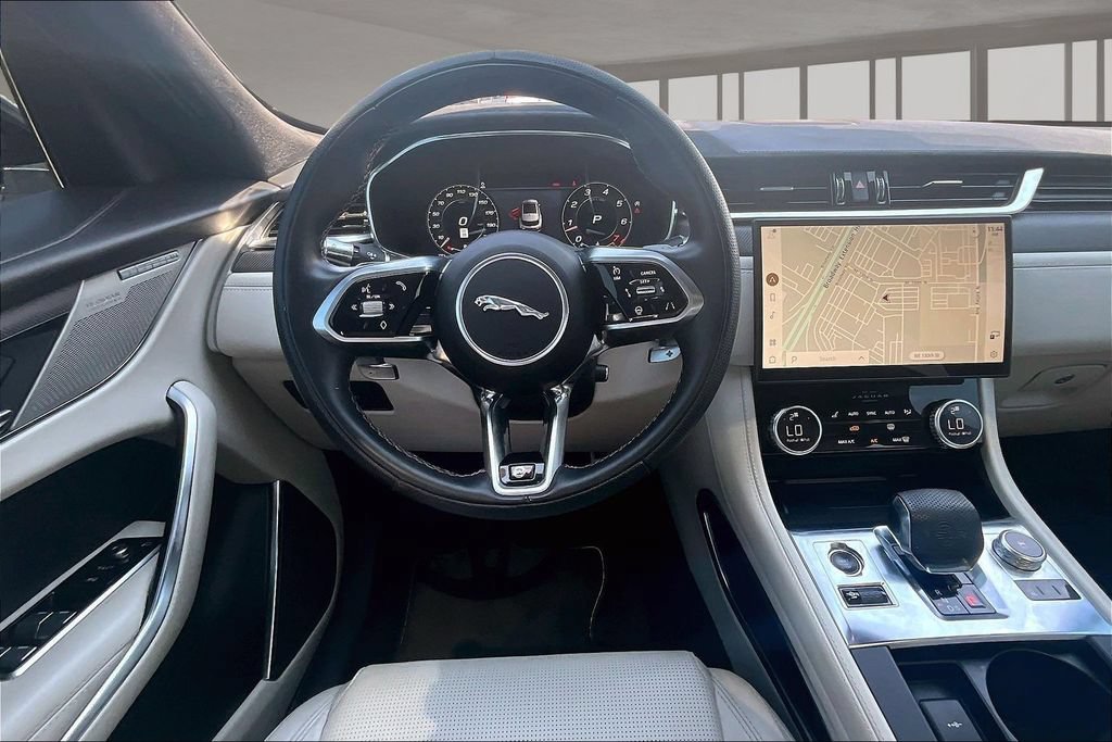 Used 2022 Jaguar F-PACE SVR AWD/4WD image 5